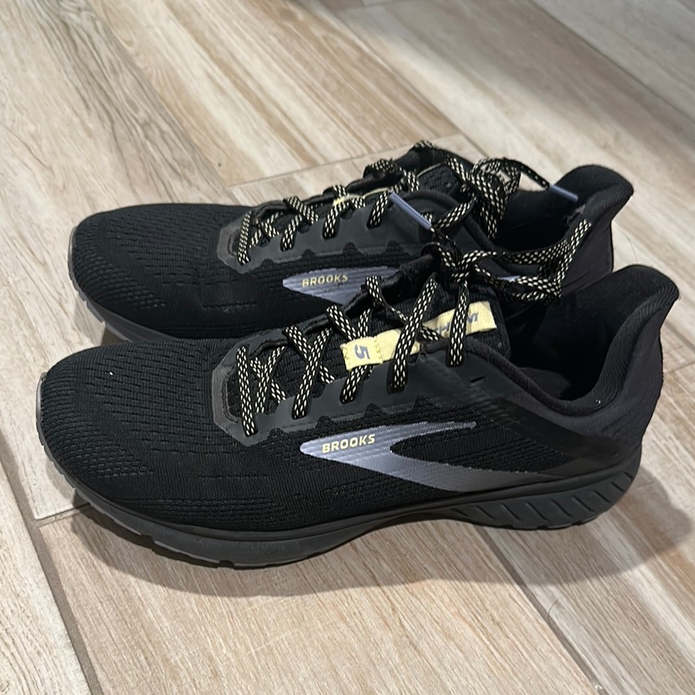 Brooks Women's Anthem 5 Neutral Running Shoe